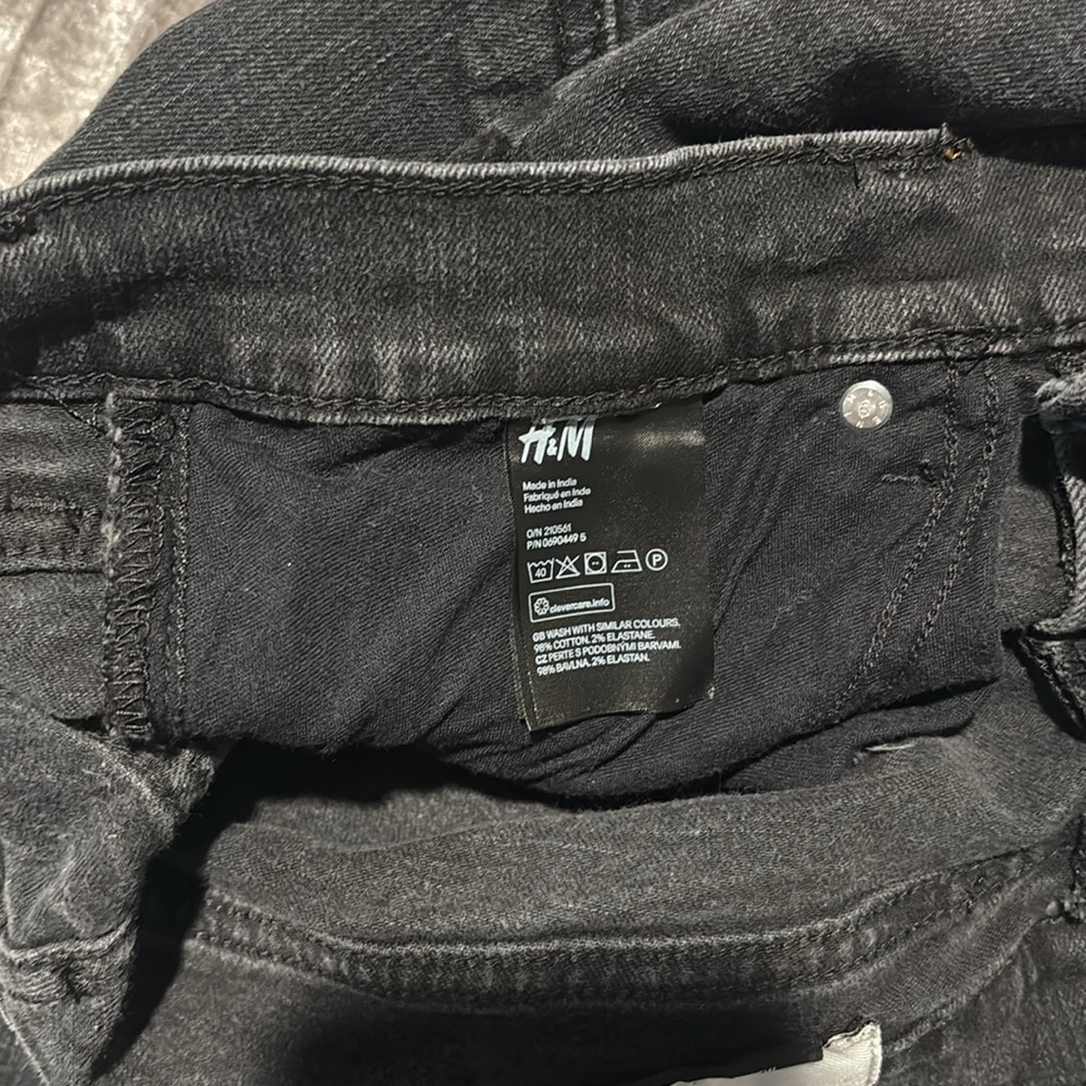 H&M Size 33/32 Black Skinny Light Distressed Jeans 98% Cotton 2% Elastane - Picture 8 of 11